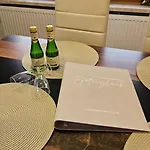 Appartement Pfotenglueck Nahe Ostsee Mit Atemberaubender Dachterrasse & Gartenblick Mallentin