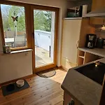 Pfotenglueck Nahe Ostsee Mit Atemberaubender Dachterrasse & Gartenblick Mallentin