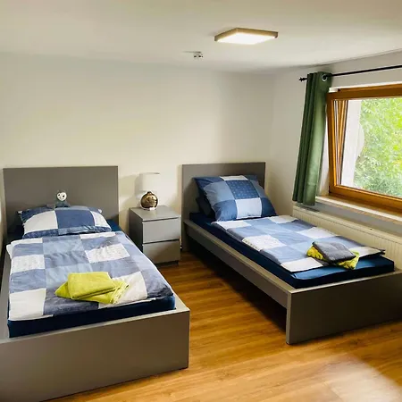 Pfotenglueck Nahe Ostsee Mit Atemberaubender Dachterrasse & Gartenblick Apartment Mallentin
