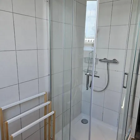 Pfotenglueck Nahe Ostsee Mit Atemberaubender Dachterrasse & Gartenblick