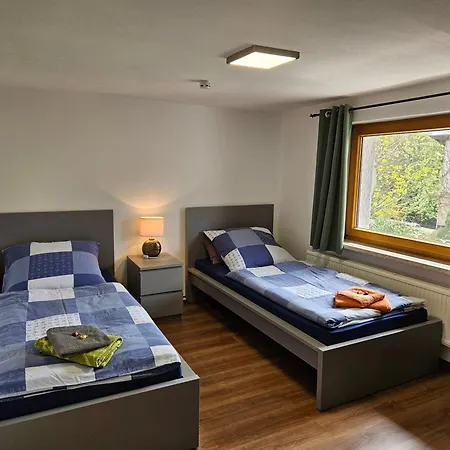 Pfotenglueck Nahe Ostsee Mit Atemberaubender Dachterrasse & Gartenblick Mallentin